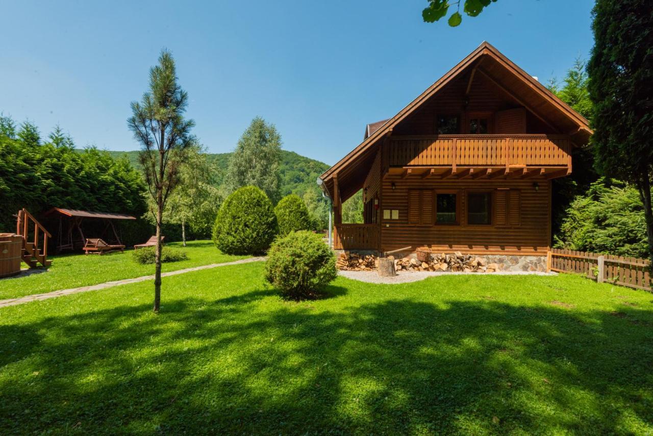 VárLak Sub Cetate Exterior foto